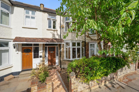 NEW TO MARKET!! Charming  3-Bed Mid-Terrace with 