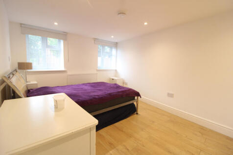 2 bed ground floor flat