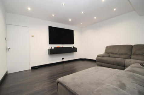 Stylish two double bedroom Duplex flat in W5