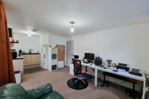 Open Plan Kitchen / Lounge