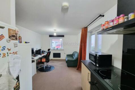 Open Plan Kitchen / Lounge