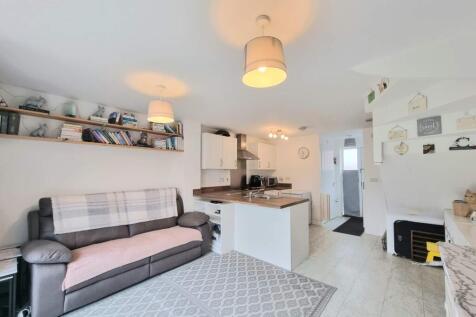 Open Plan Kitchen / Lounge