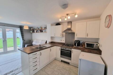 Open Plan Kitchen / Lounge