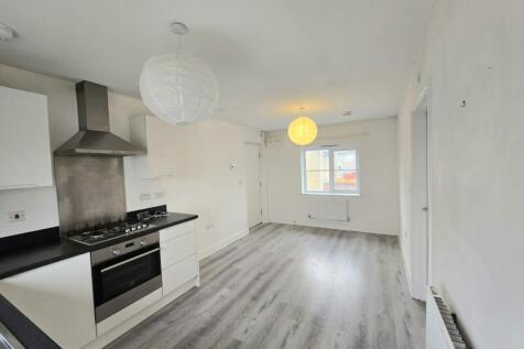 Open Plan Kitchen / Lounge