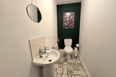 Cloakroom/w.c