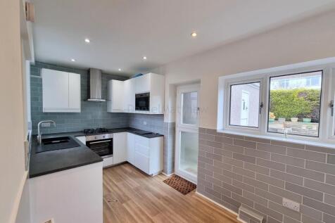 Kitchen/ Breakfast Room