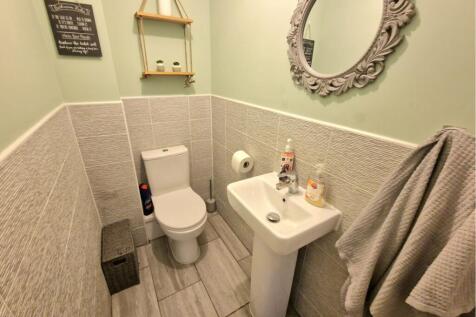 Cloakroom/w.c