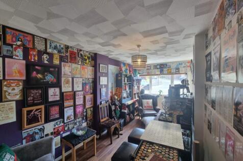 Dining Room/Bar