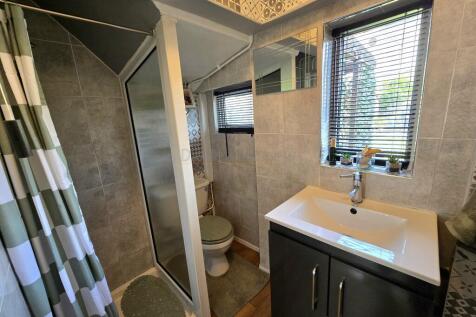 Shower Room / WC