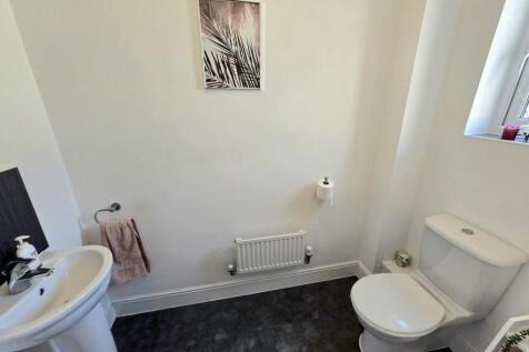 Cloakroom/w.c