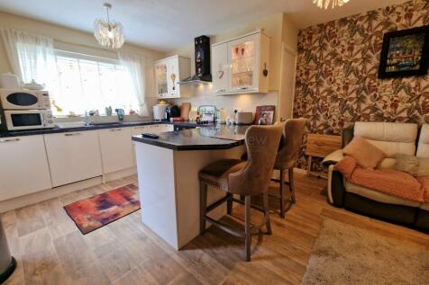 Kitchen/ Breakfast Room