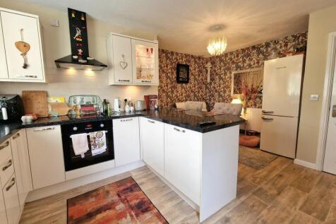 Kitchen/ Breakfast Room