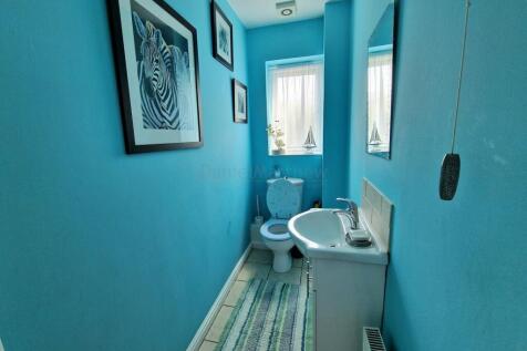 Cloakroom/w.c