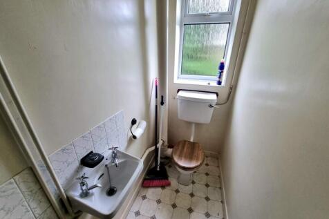 Cloakroom/w.c