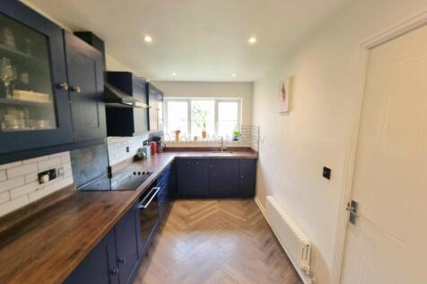 Kitchen/ Breakfast Room