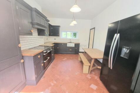 Kitchen/ Breakfast Room