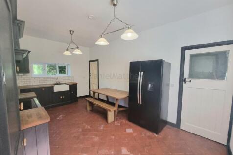 Kitchen/ Breakfast Room
