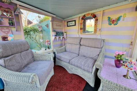 Summer House/Garden Room