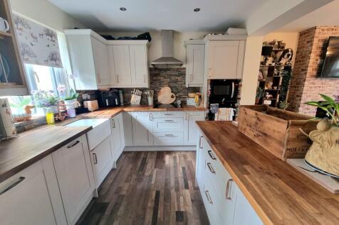 Lounge/Kitchen