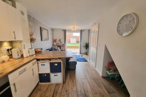 Open Plan Kitchen / Lounge