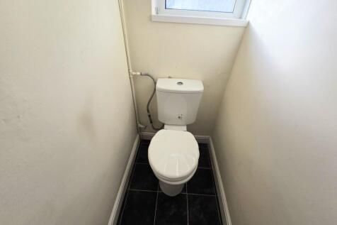 UPSTAIRS WC