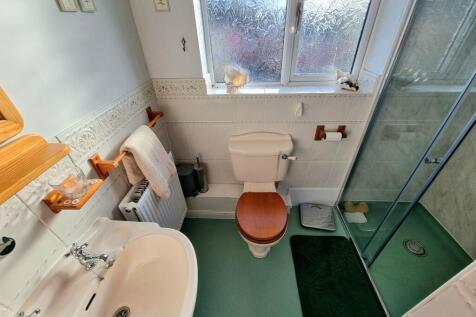 En-Suite Bathroom