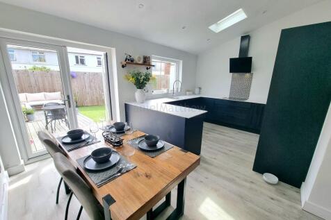 Open Plan Kitchen/Dining/Family Room
