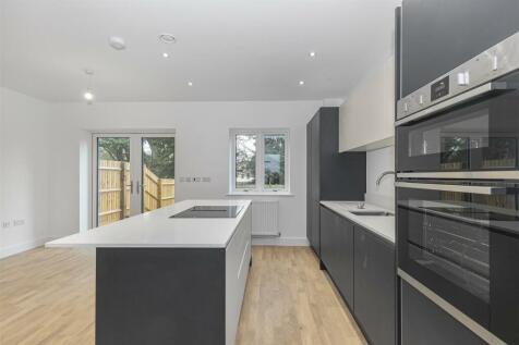 Kitchen b.jpg