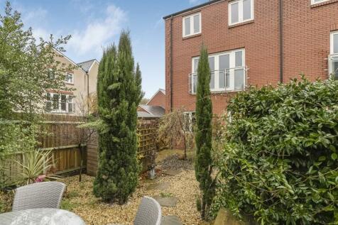 Rear Garden 2.jpg