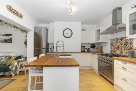 Kitchen 3.jpg