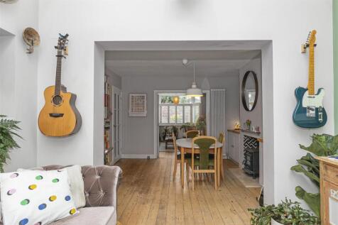 Dining Room.jpg