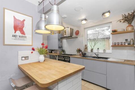 Kitchen 1.jpg