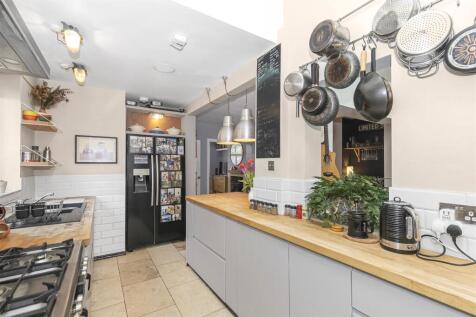 Kitchen 3.jpg