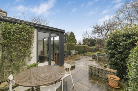 Rear Garden 2.jpg