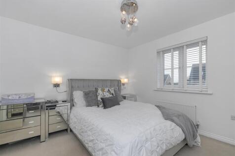 Bed 1.jpg