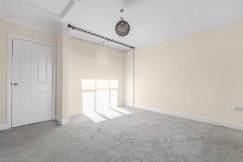 Bed 1b.jpg