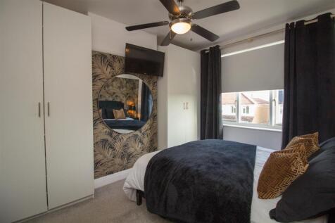 Bedroom 1.jpg