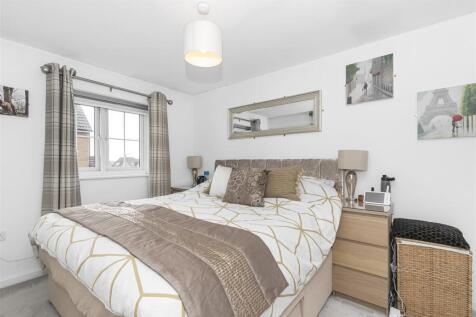 Bedroom 1.jpg