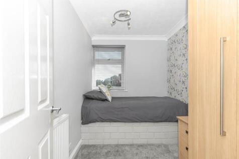 Bed 3.jpg