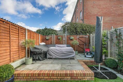 Rear Garden 2.jpg