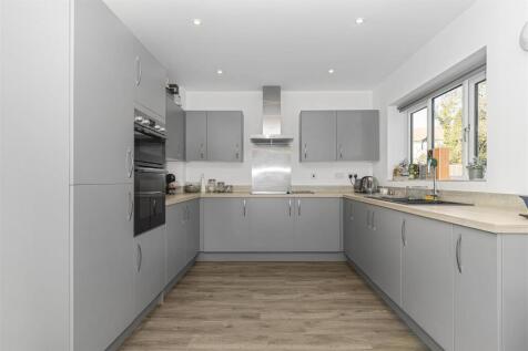 Kitchen 1.jpg