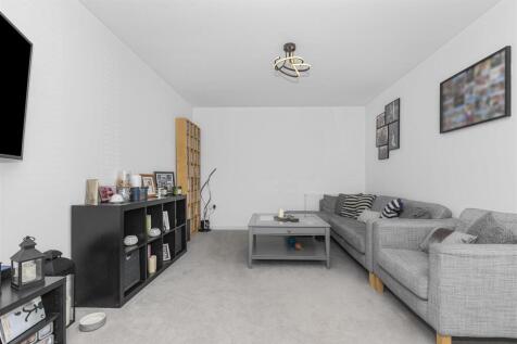 Lounge 3.jpg