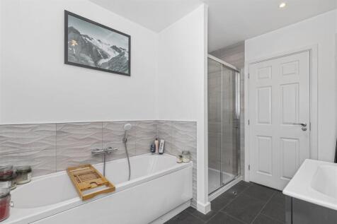 Bathroom 1.2.jpg