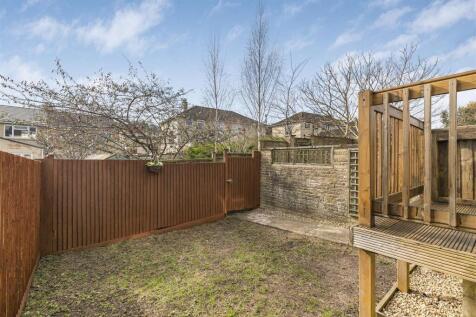 Rear Garden 2.jpg