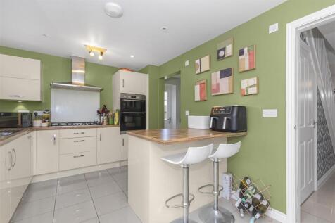 Kitchen Breafast Room 2.jpg