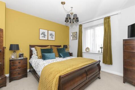Bed 1.jpg