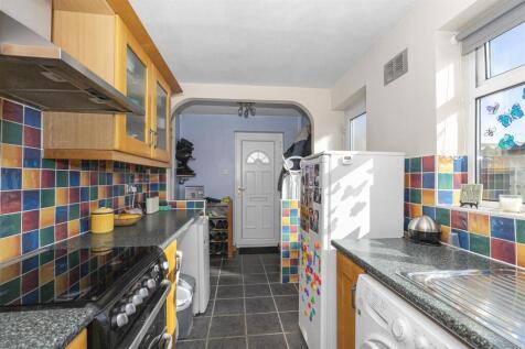 Kitchen 2.jpg