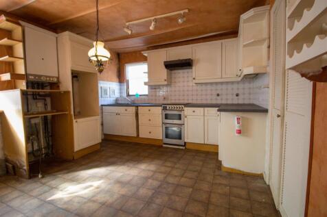 Kitchen 2_edited.jpg