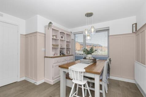 Dining Area.jpg