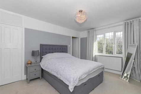 Bed 1.jpg